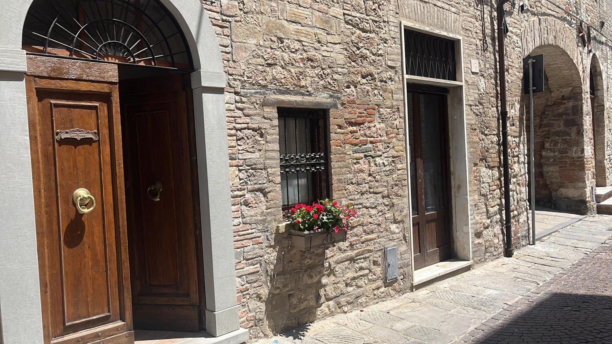 Bed and Breakfast L'Inferno Di Dante Gubbio Esterno foto
